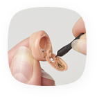 Limpieza de los audífonos intrauriculares
